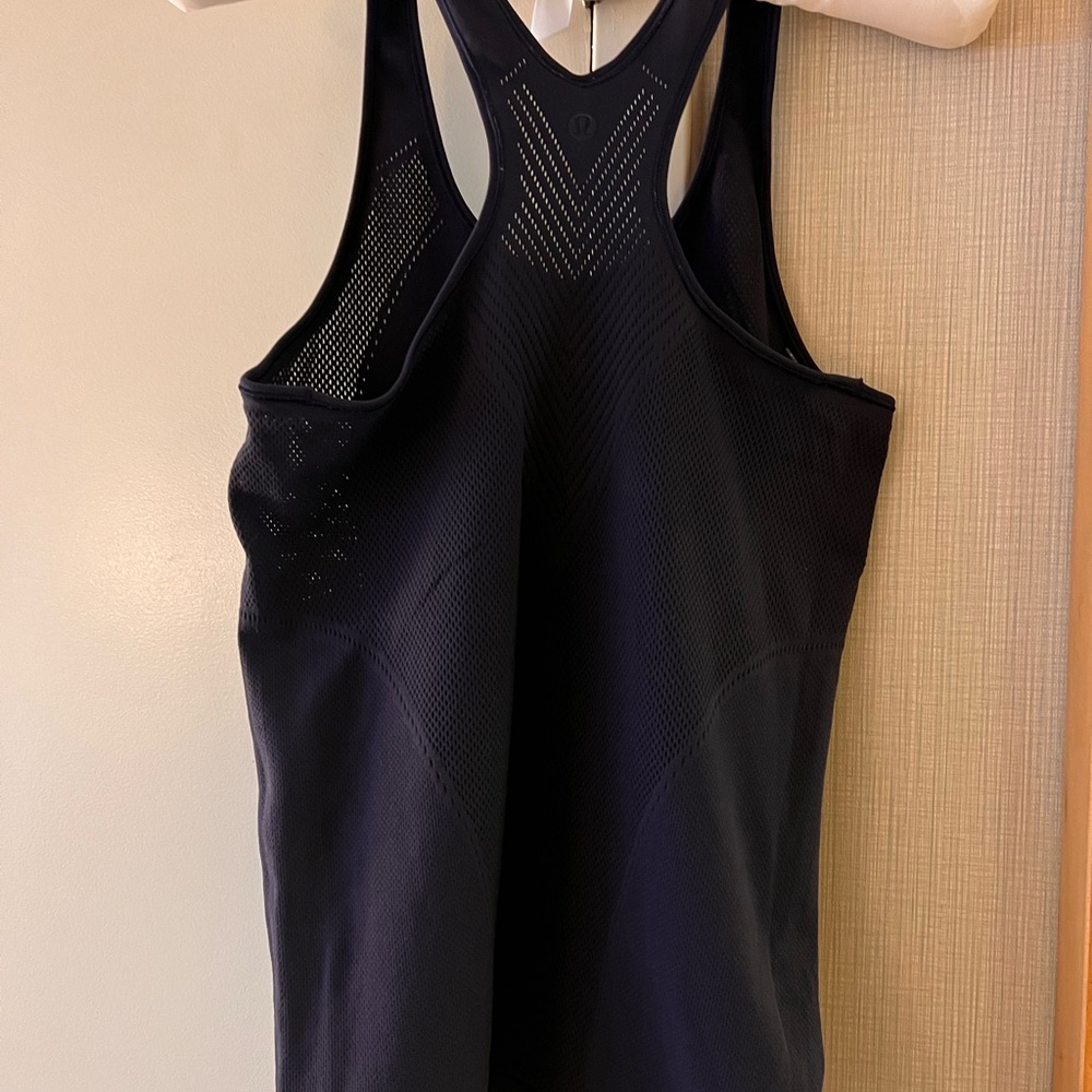 Lululemon Swiftly Razorback - Picture 3 of 6